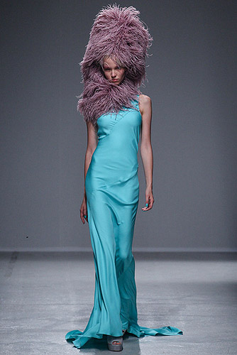 Gareth Pugh  Spring 2014 Ready-to-Wear