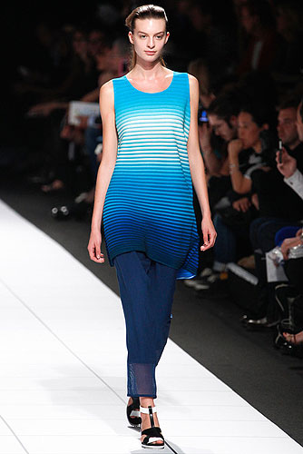 Issey Miyake Spring 2014 Ready-to-Wear