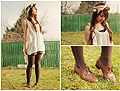 Petite fille perdue dans son jardin, part 1.  - Vintage shoes, Weeken,  top, H&M, Flying top, H&M, Helene Trinh, France