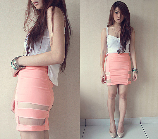 Something soft , Anastasia Siantar, Leafs necklace, Weeken, Pumps,, GUESS, Bandage skirt, Weeken, Anastasia Siantar, Indonesia