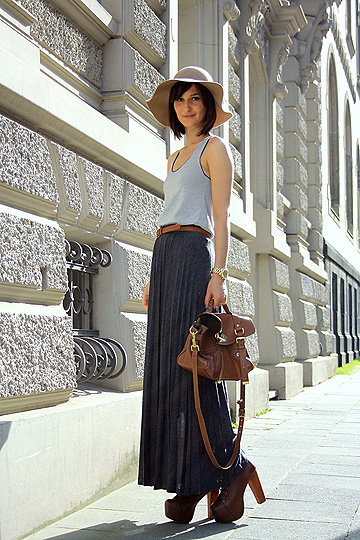 25042011  - Striped tank top, American Apparel, Belt , American Apparel, Pleated maxi skirt, Zara, Platform lace up boots, Weeken, Golestaneh, Germany