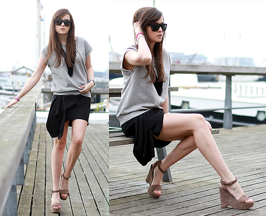 The perfect skirt. - SANDALS, Weeken, Skirt, Weeken, SWEATSHIRT, COS, Andy T, Mexico