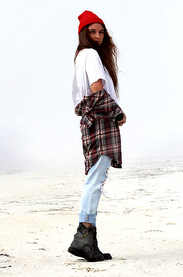 Fog rollin in, Jana K, Plaid shirt, Vans, Jeans, Weeken, Boots, Weeken, White tee, Diesel, Beanie, Weeken, Jana K, 