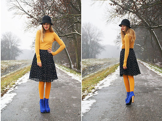 Black hat & pleated skirt - Skirt, H&M, Turtleneck sweater, Mango, Hat, Weeken, Blue suede shoes, Weeken, Mirka Germanova, Slovakia