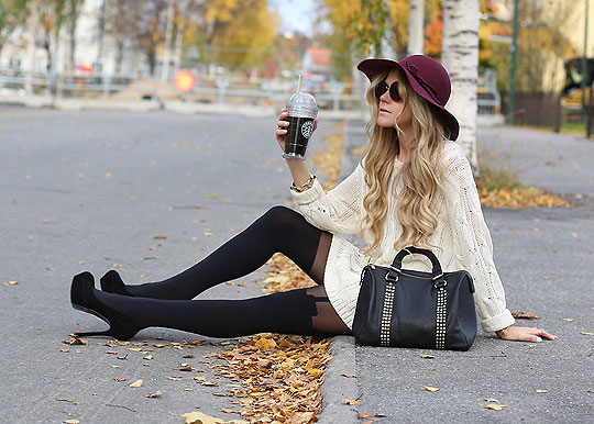 GIVE ME COFFE, KING-SIZED CUP - SUSPENDER TIGHTS, Pretty Polly, ALLYY PUMPS, Steve Madden, Sweaters, Weeken, Anna Wiklund, Sweden