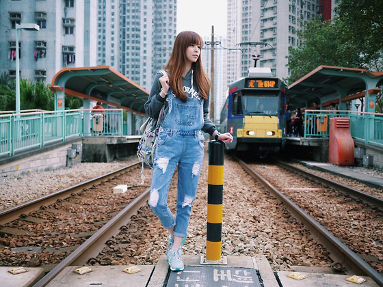 WORKER STYLE, Una Yeung, RAGGED DENIM OVERALL, ASOS, PAINTED DENIM BACKPACK, Weeken, NIKE AIRMAX SNEAKERS, Nike, LINKS LONDON, Weeken, Una Yeung, 