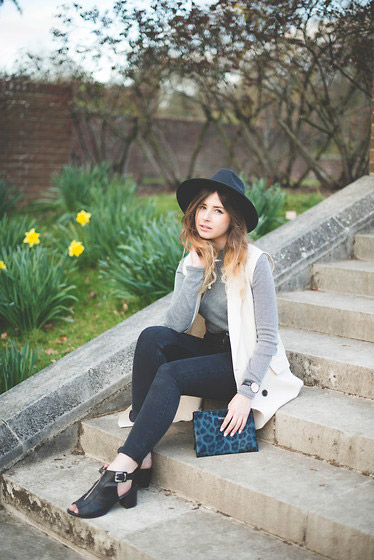 Spring Into April, Monica Barleycorn , BERSHKA SLEEVELESS JACKET, Bershka, OASIS JEANS, Oasis, TOPSHOP SHOE BOOTS, AS, Monica Barleycorn , 