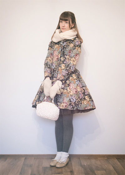 Gobelinese - Gobelin coat, Weeken, Flats, Weeken, Straw bag, Weeken, Mittens, H&M, Tube scarf, H&M, Maiju Laine, Finland