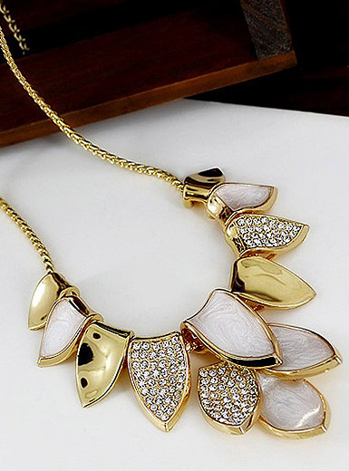 Leaves dance streamer fashion necklace chain clavicle short paragraph wedding with jewelry exaggerated Leaves dance streamer fashion necklace chain clavicle short paragraph wedding with jewelry exaggerated