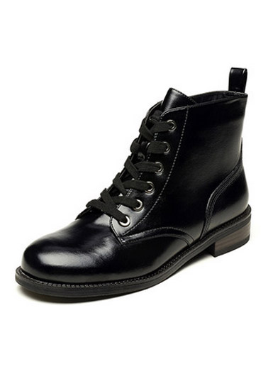 Daphne winter burst models round brilliant round face with low Martin low boots Daphne winter burst models round brilliant round face with low Martin low boots